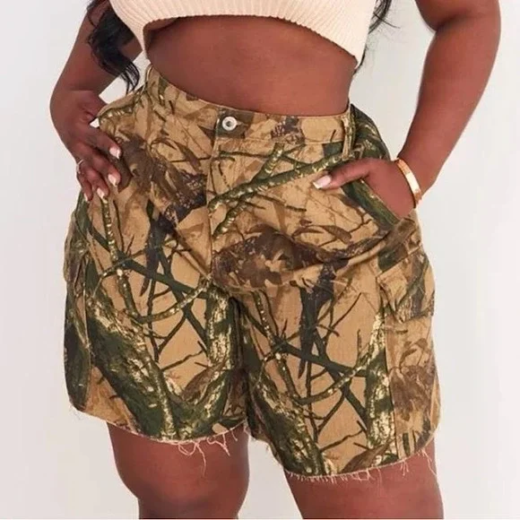 NWT PrettyLittleThing Camo Print Denim Cargo Shorts 16 Jorts Baggy Y2K Plus Size - Picture 12 of 12
